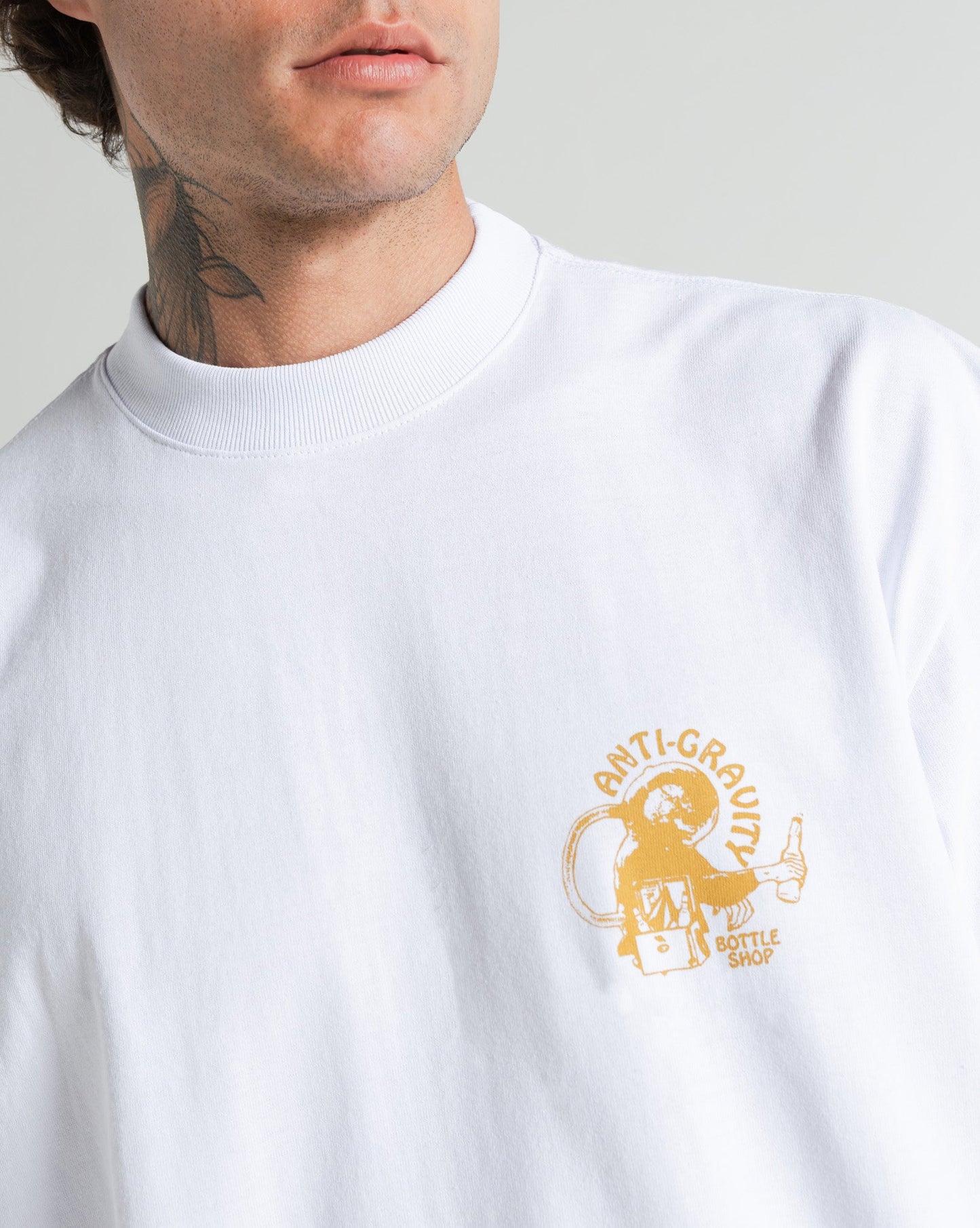 Camiseta Comfort Fit Volcom Antigravity Branca